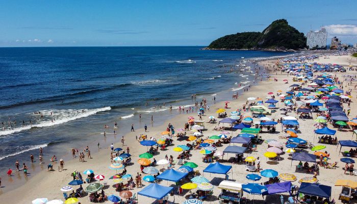  No Paraná, verão chega com muito calor, mas o Natal será de chuva no Estado